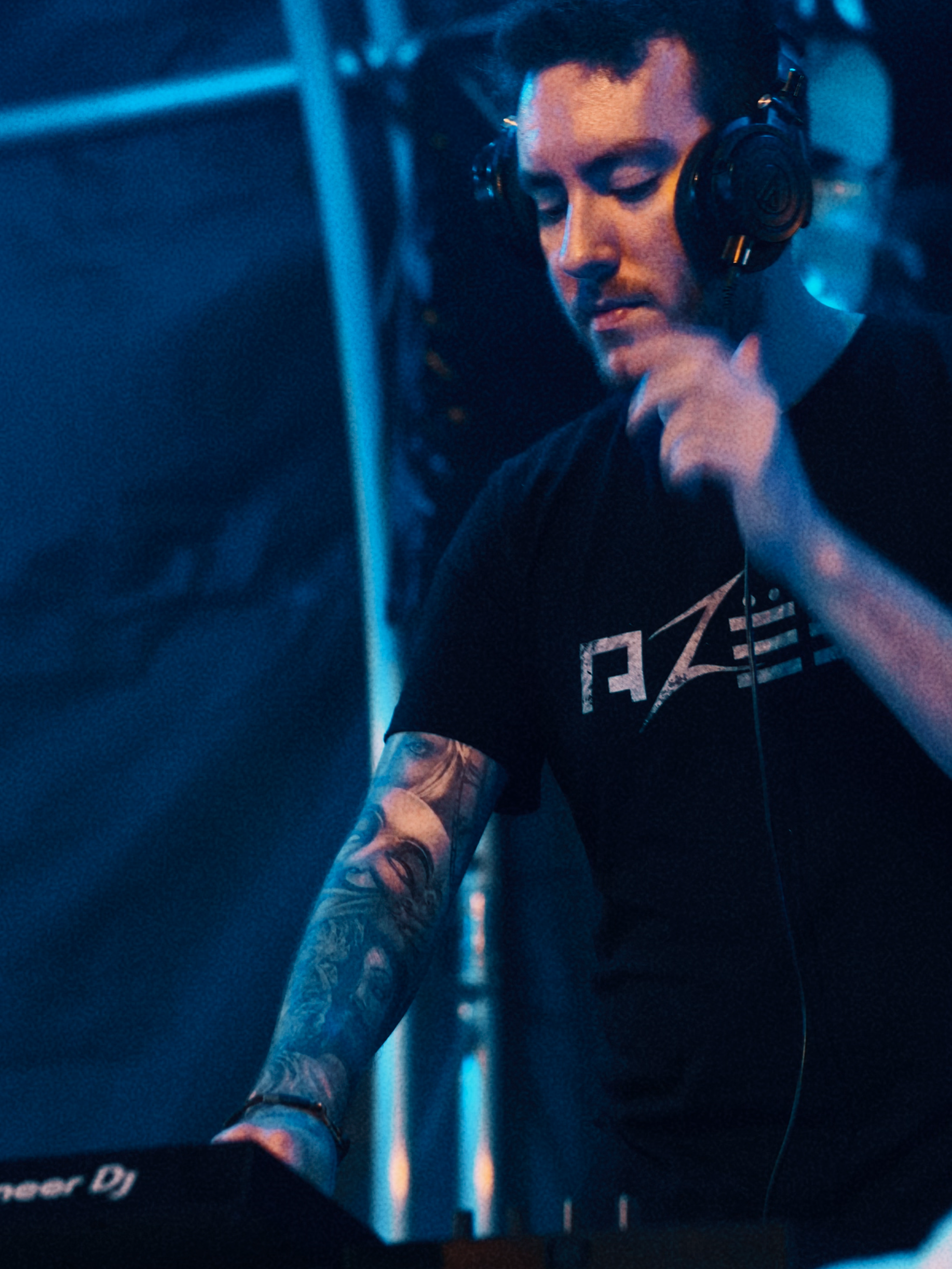 AZËE live